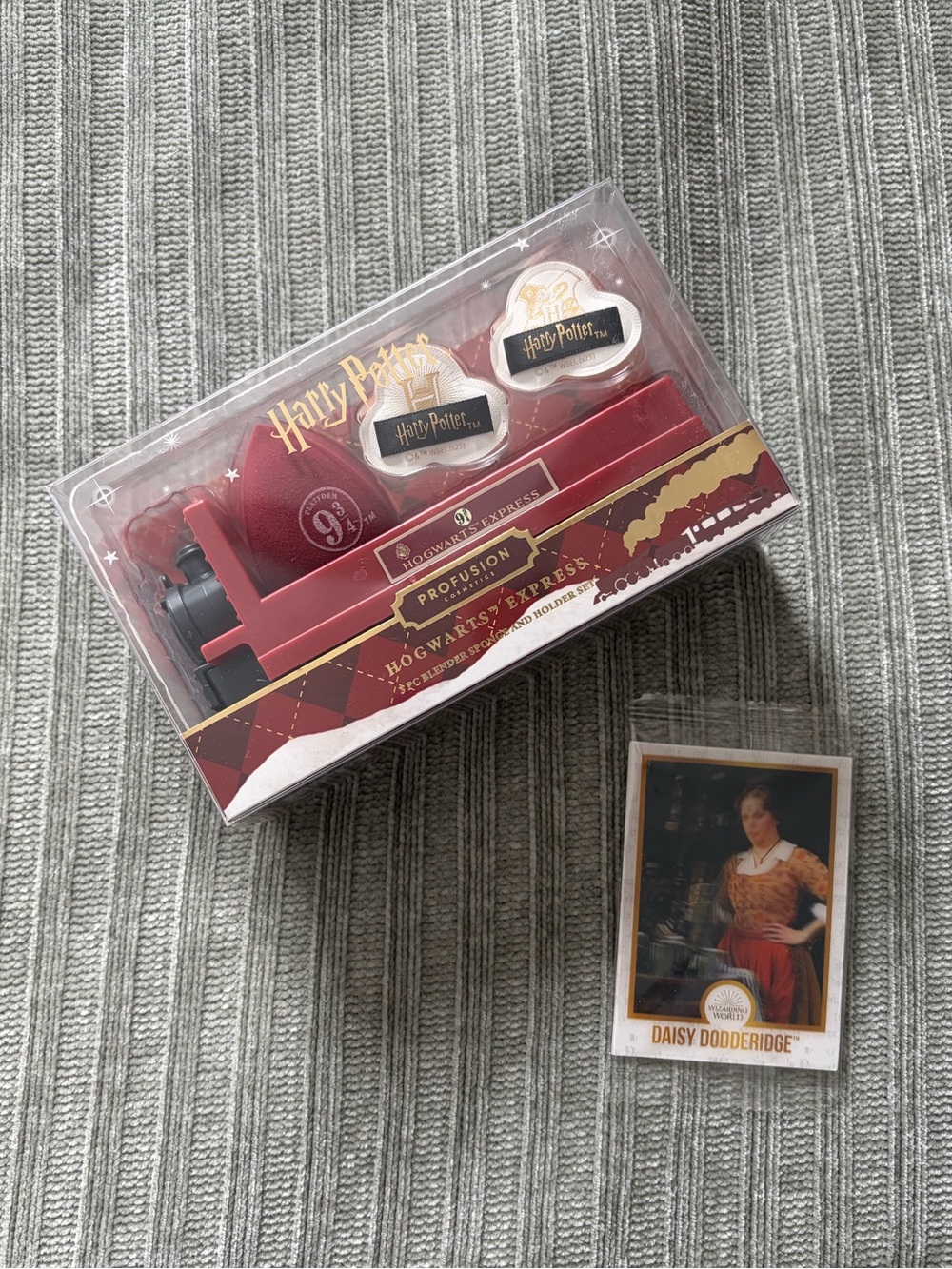 Harry Potter Hogwarts Express Blender Sponge Holder Set - Profusion Cosmetics - Picture 4 of 8